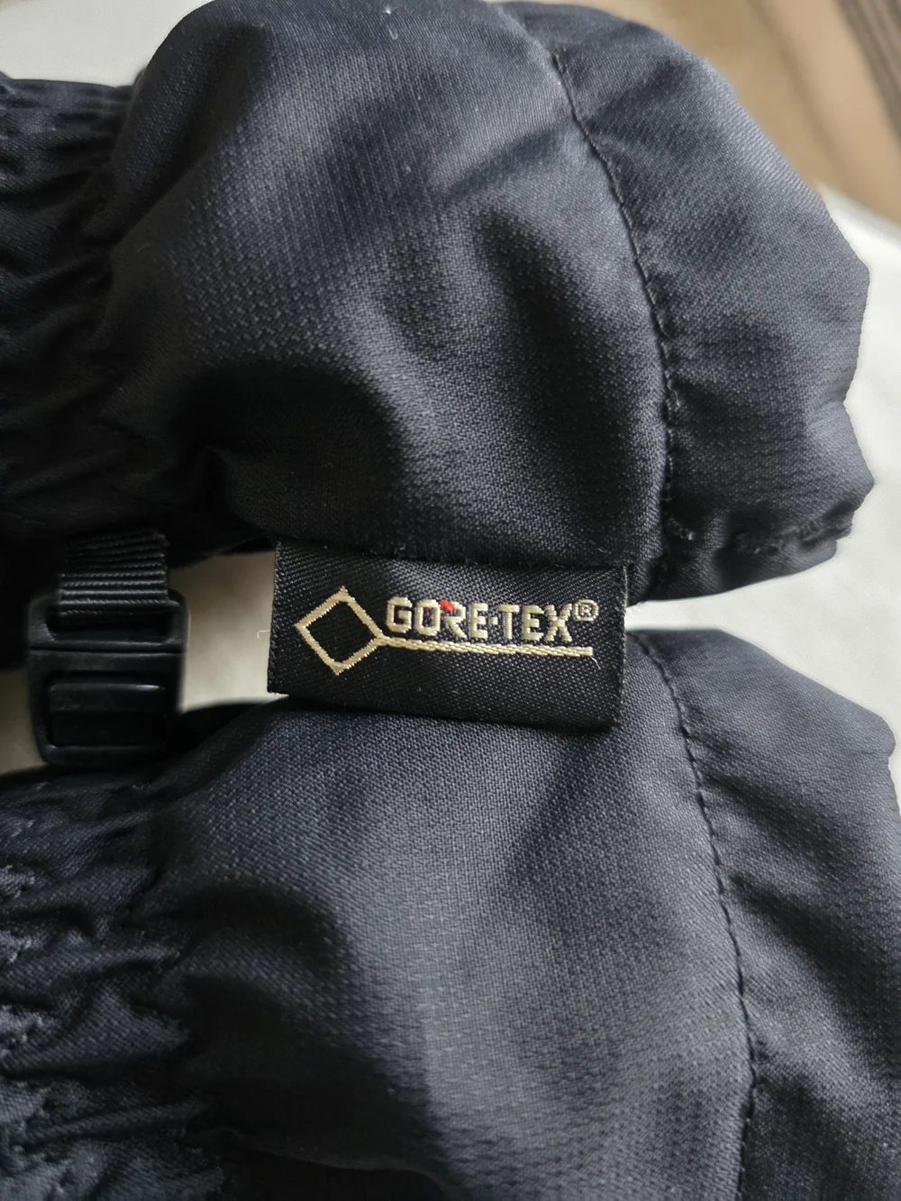 The North Face Kids Black Insulated Mittens